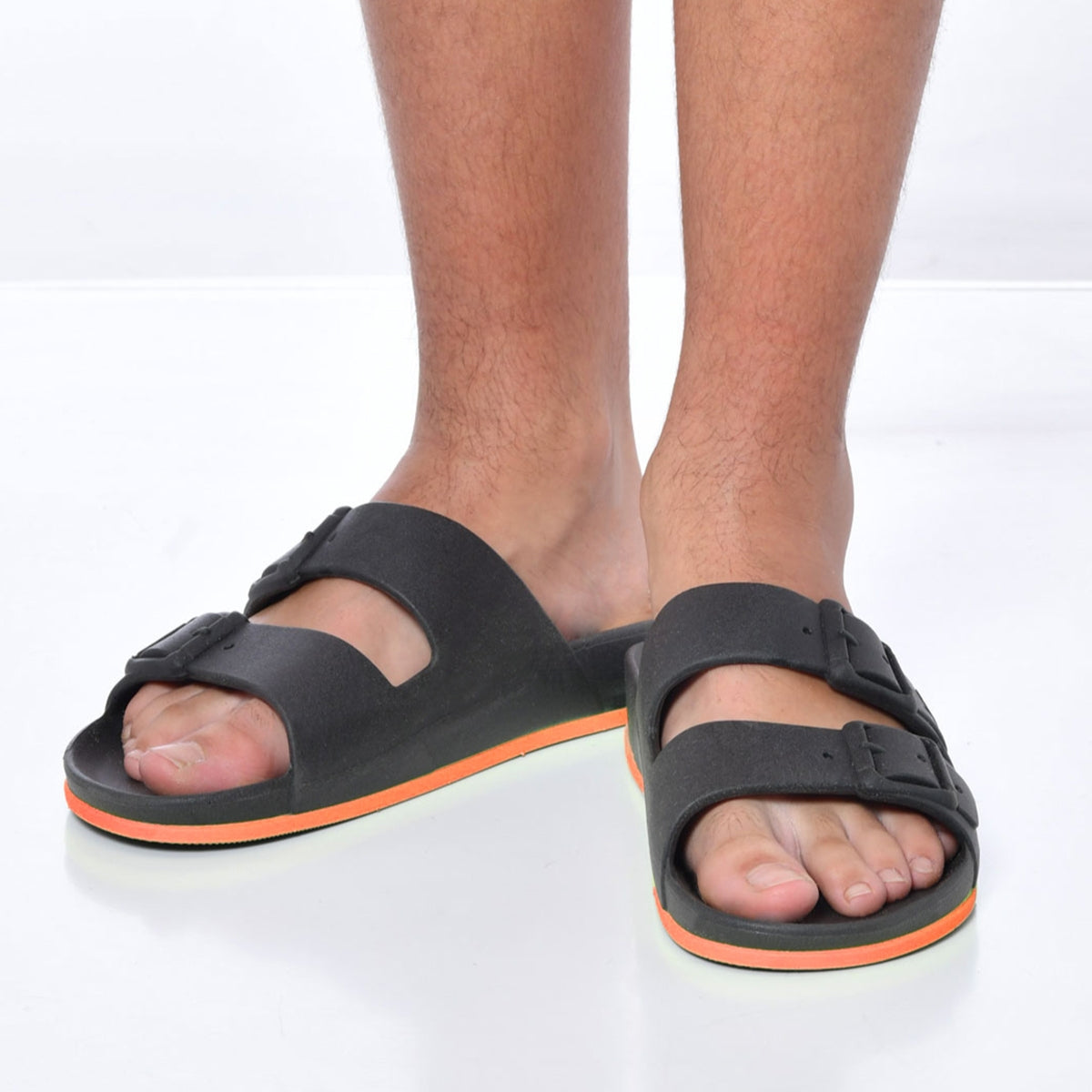 Brasília Black Orange Porte : une porte au design audacieux, combinant le noir élégant et l'orange vibrant pour un look moderne et dynamique.