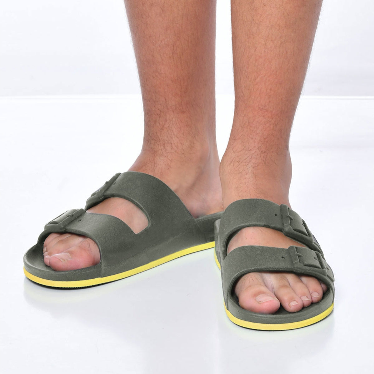Brasília Kaki Yellow Porte : une porte au style unique, fusionnant le kaki élégant et le jaune lumineux pour une touche contemporaine et vibrante.