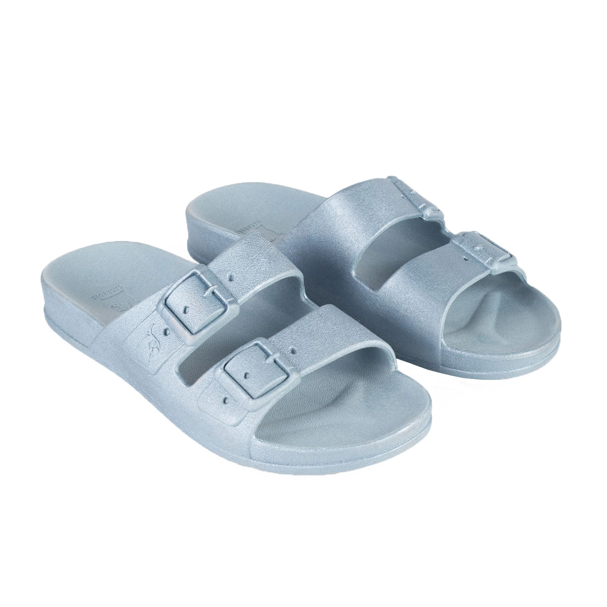Sandales Cacatoes Baleia Ciel avec semelle confortable, alliant style doux et élégant pour un look estival rafraîchissant.