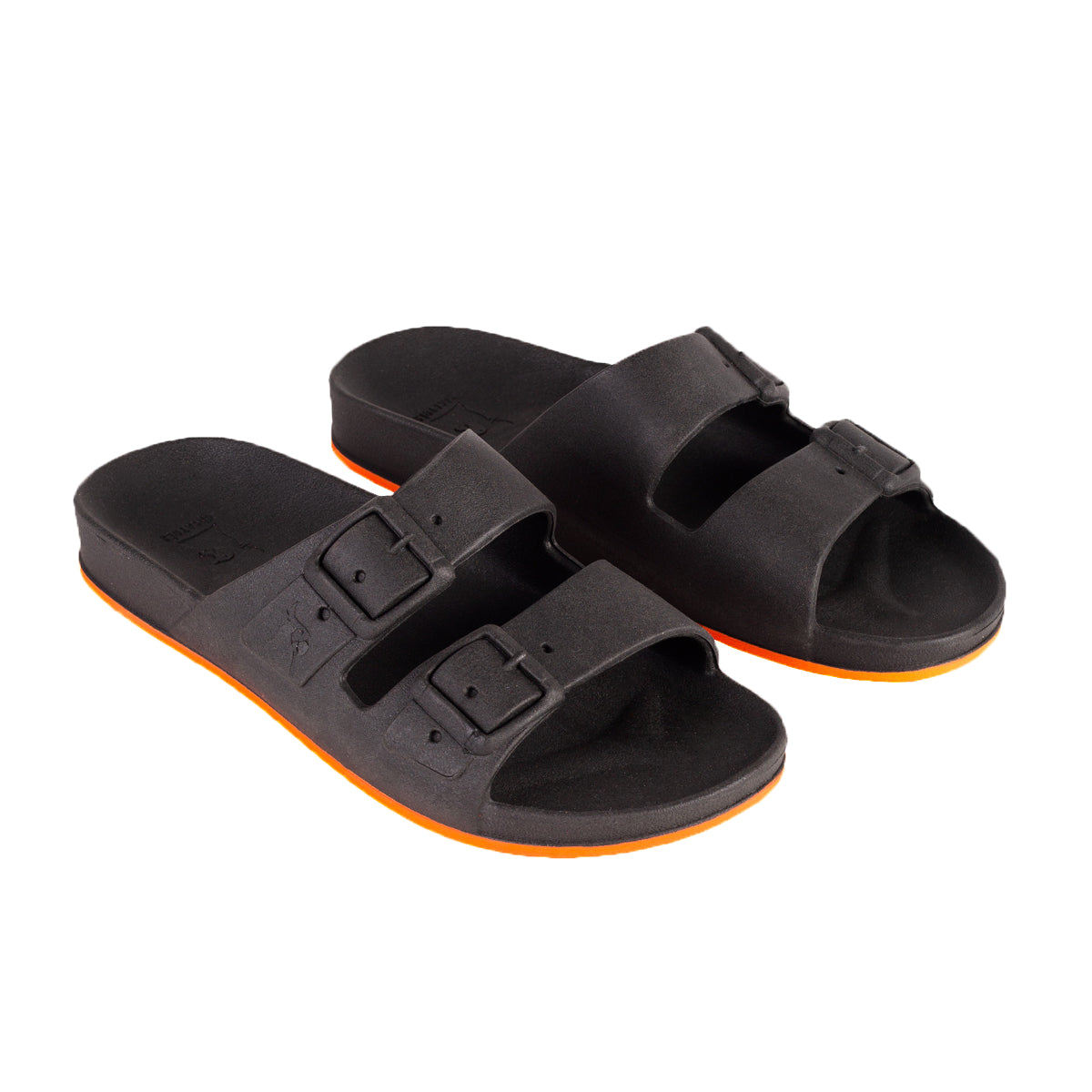 sandales Cacatoes 3/4 Brasilia noires et oranges : parfaites pour un look super cool et plein d'énergie quand il fait beau ! Elles sont confortables et super stylées pour toutes tes sorties