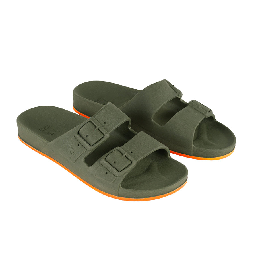 Sandales Cacatoes modèle Brasilia Kaki Orange Fluo : un design audacieux alliant la teinte kaki et des accents orange fluo, parfaites pour un look dynamique et estival.