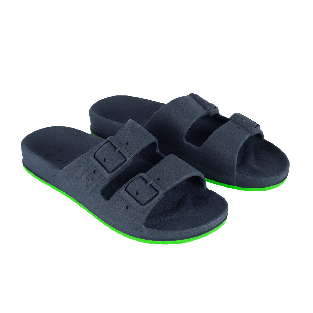 sandales Cacatoes Brasilia bleu marine et vert : parfaites pour un look fun et coloré quand il fait beau ! Elles sont confortables et donnent un style super joyeux à tes pieds