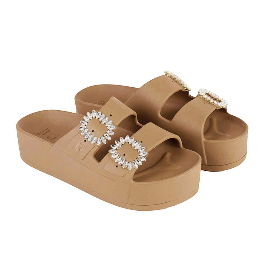 Sandales Cacatoès vue de 3/4 Caipirinha Lindo Camel, élégantes et confortables, idéales pour un style chic et décontracté.