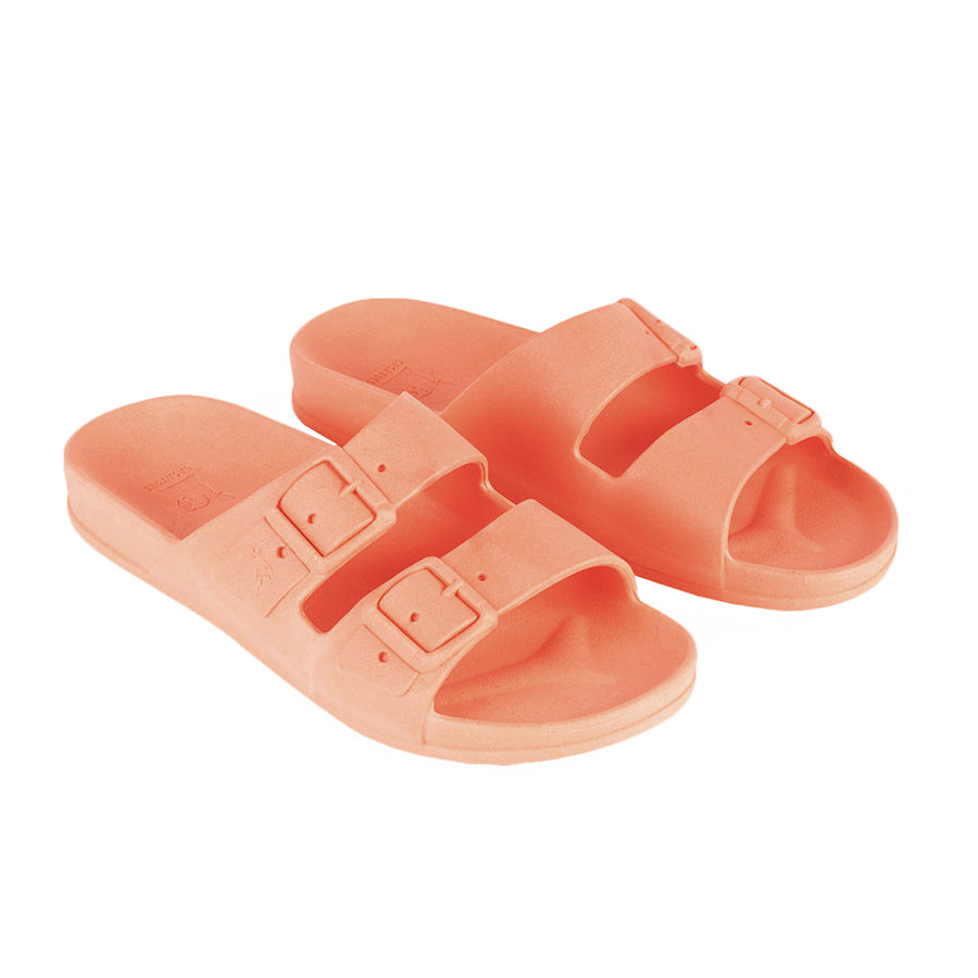 Sandales Cacatoès modèle Rio de Janeiro Salmon : un design coloré et confortable en saumon, parfait pour un look estival joyeux et pratique.