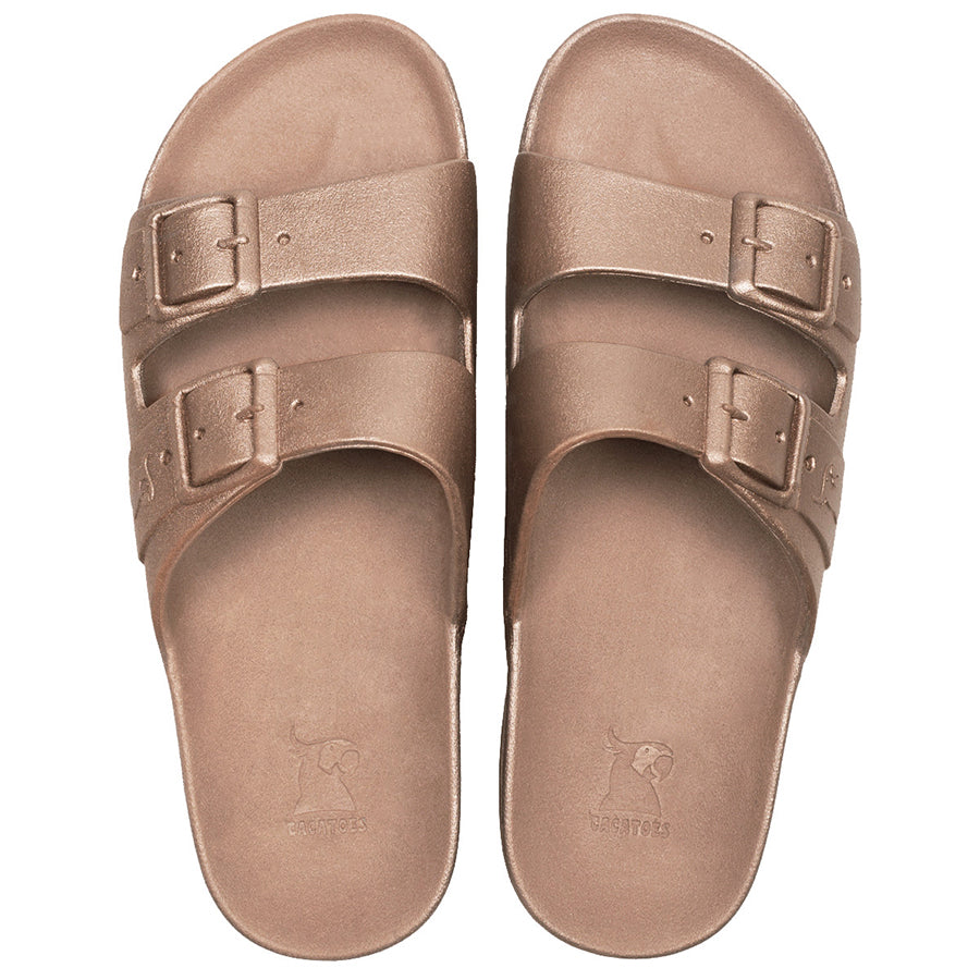 Sandales Cacottes modèle Baleia Copper vue de face : un design élégant avec une teinte cuivre métallique, parfaites pour un look estival chic et tendance.