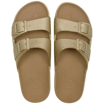 Sandales Cacottes modèle Baleia Gold vue de face : un design chic avec une teinte dorée brillante, parfaites pour un look estival élégant et lumineux.