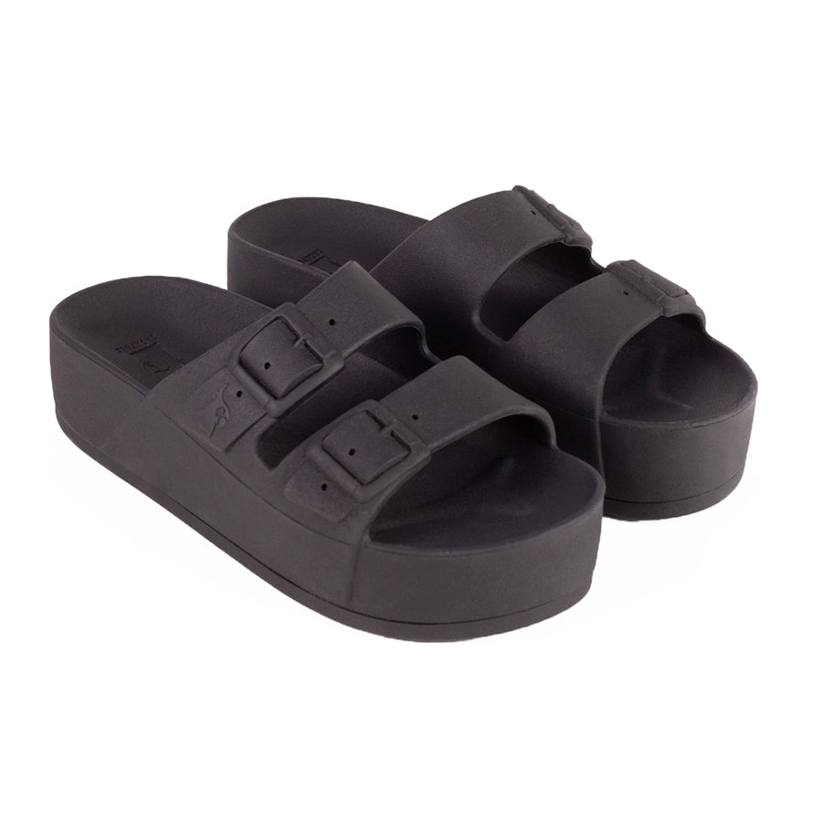 Sandales Cacatoes Caipirinha Classic Black, confort et style avec une teinte noire élégante, parfaites pour un look estival chic et intemporel.