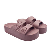 sandales Cacatoes Caipirinha classiques moka : parfaites pour un look sympa et décontracté quand il fait beau. Elles sont confortables et donnent une jolie couleur douce à tes pieds
