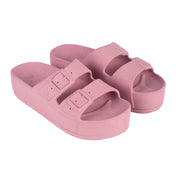 Sandales Cacatoes Caipirinha Classic Vintage Pink vue de 3/4, confort et style avec une teinte rose vintage pour un look estival chic et intemporel.
