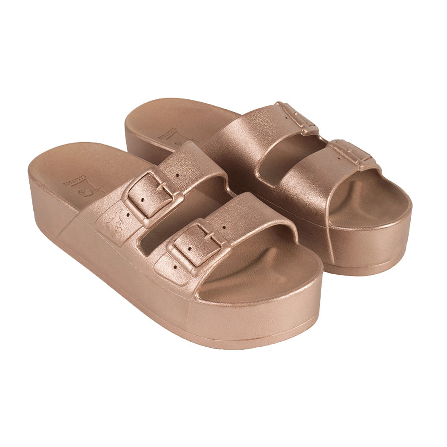 Sandales Cacottes modèle Caipirinha Metallic Copper : un design sophistiqué avec une teinte cuivre métallisé, parfaites pour un look estival lumineux et moderne.