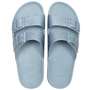 Sandales Cacatoes Baleia Ciel avec semelle confortable, alliant style doux et élégant pour un look estival rafraîchissant.