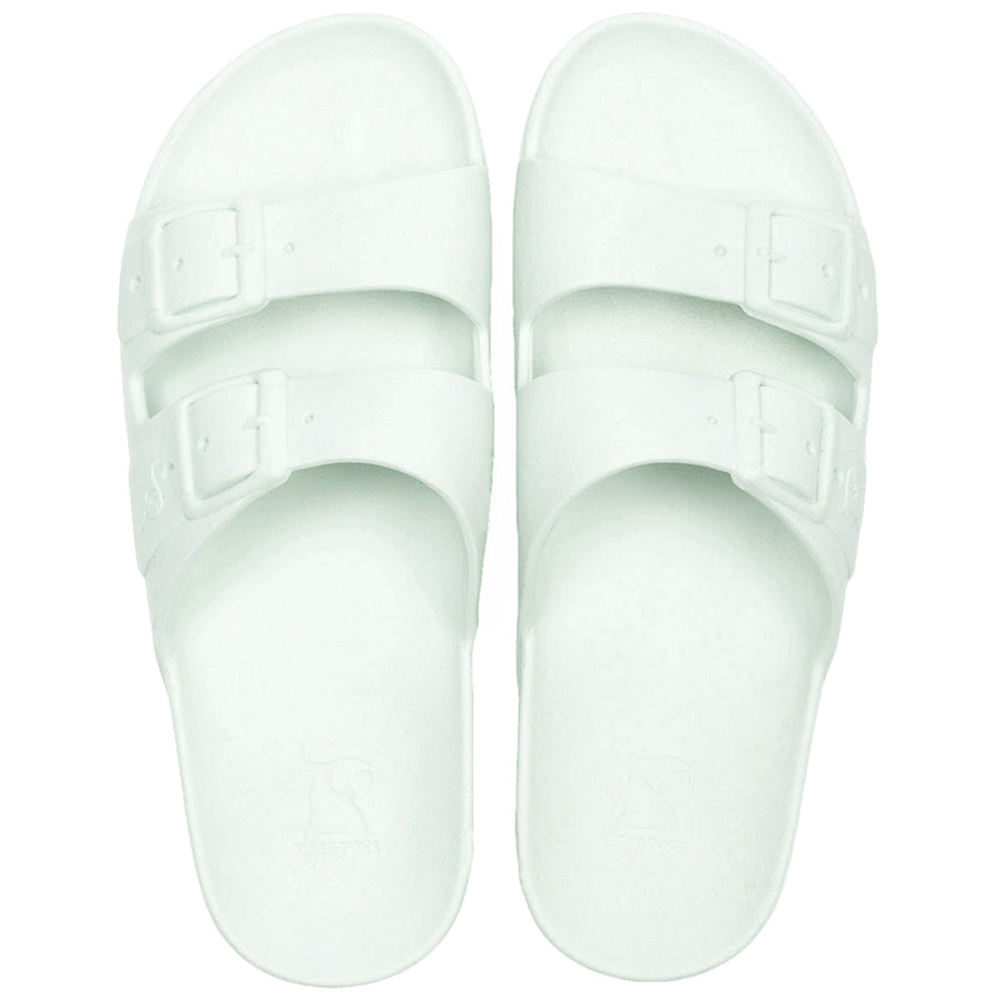 Sandales Cacatoes Belo Horizonte Cloud vues de face, offrant confort et style avec une teinte nuage délicate pour un look estival frais et élégant.