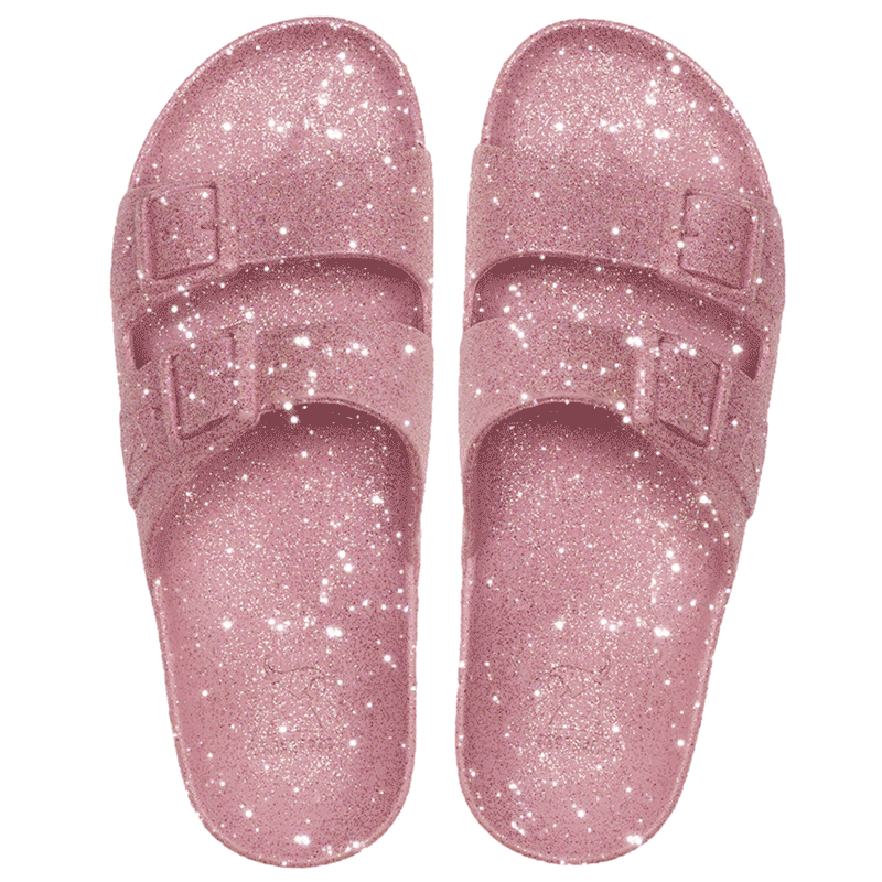 Sandales Cacatoès modèle Carioca Vintage Pink, avec une touche rétro et une couleur rose vintage, offrant à la fois style et confort pour vos pieds pendant les journées ensoleillées.