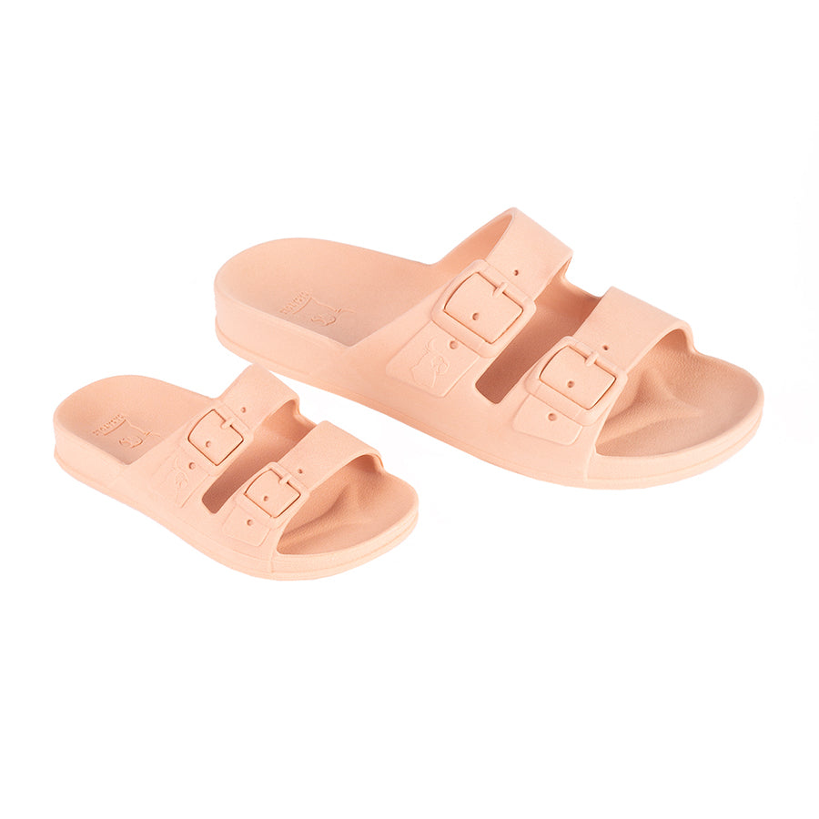 Sandales Cacatoes Kids Belo Horizonte Nude, confort et style épuré pour les petits, idéales pour un look estival tout en douceur.