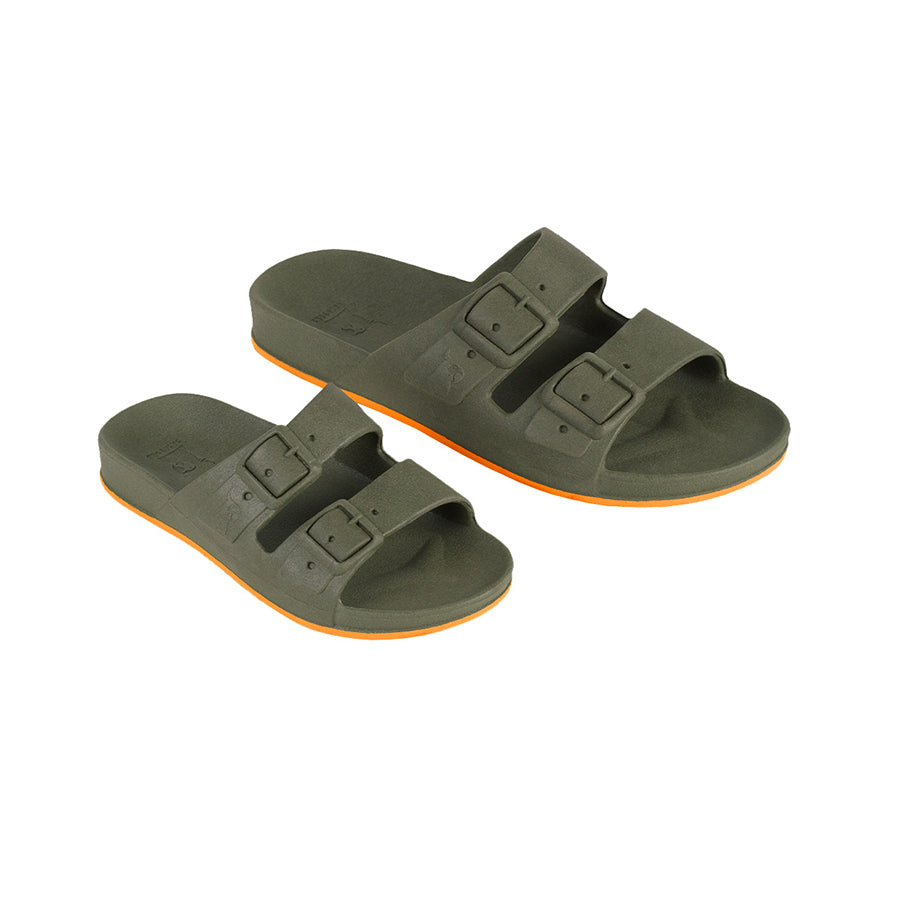 Sandales Cacatoes modèle Brasilia Kaki Orange Fluo : un design audacieux alliant la teinte kaki et des accents orange fluo, parfaites pour un look dynamique et estival.
enfant et adulte