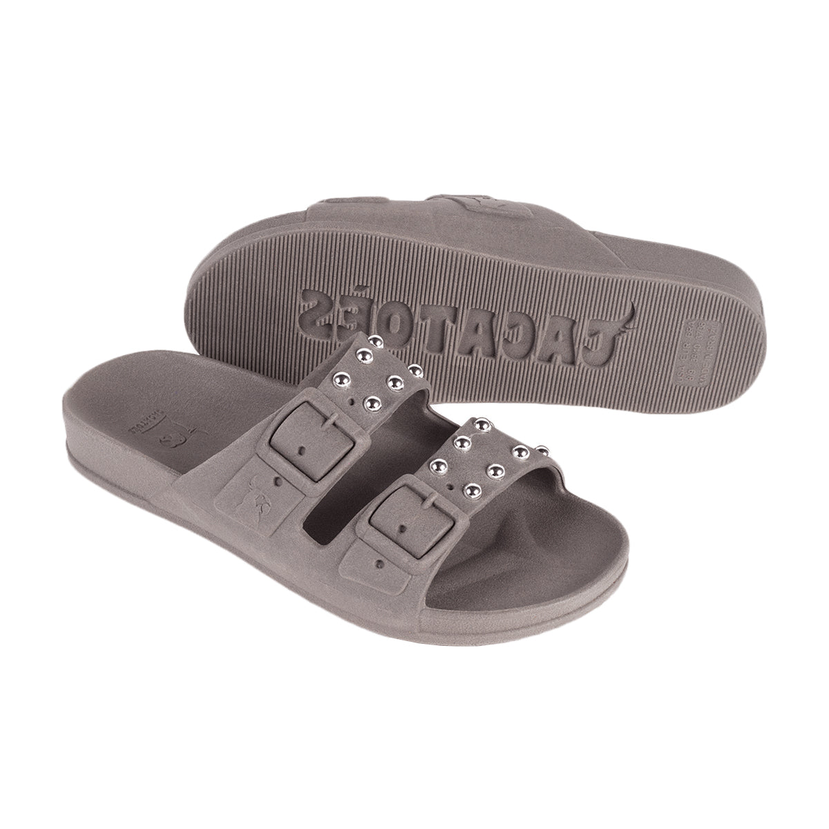 Sandales Cacatoes modèle Florianopolis en gris clair avec semelle confortable, parfaites pour un look rock et tendance.