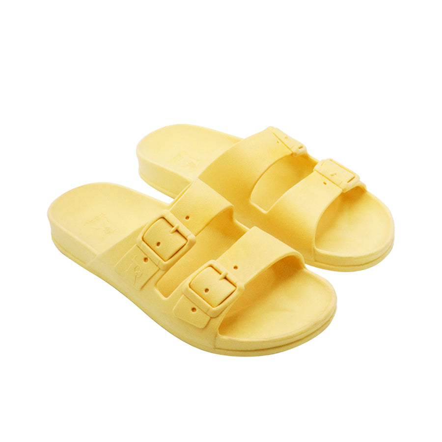 Sandales Cacatoes 3/4 Belo Horizonte Banana, alliant confort et style avec une teinte jaune banane vibrante, parfaites pour un look estival joyeux et dynamique.