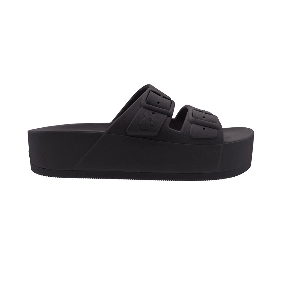 Sandales Cacatoes Caipirinha Classic Black vues de profil, alliant confort et design épuré avec une teinte noire élégante pour un look estival raffiné.