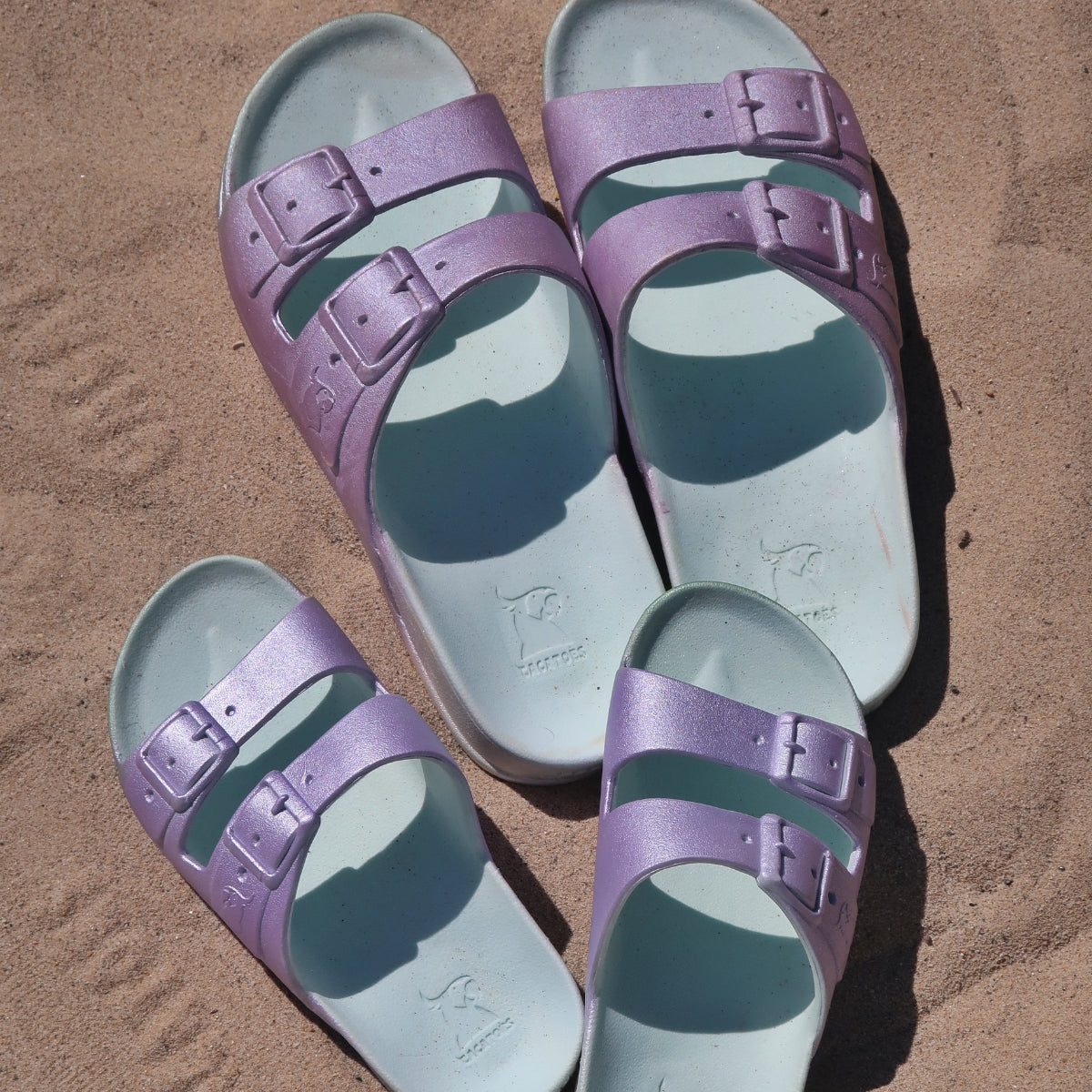Chaussures confortables et stylées de la marque Cacatoes, parfaites pour un look moderne et décontracté.