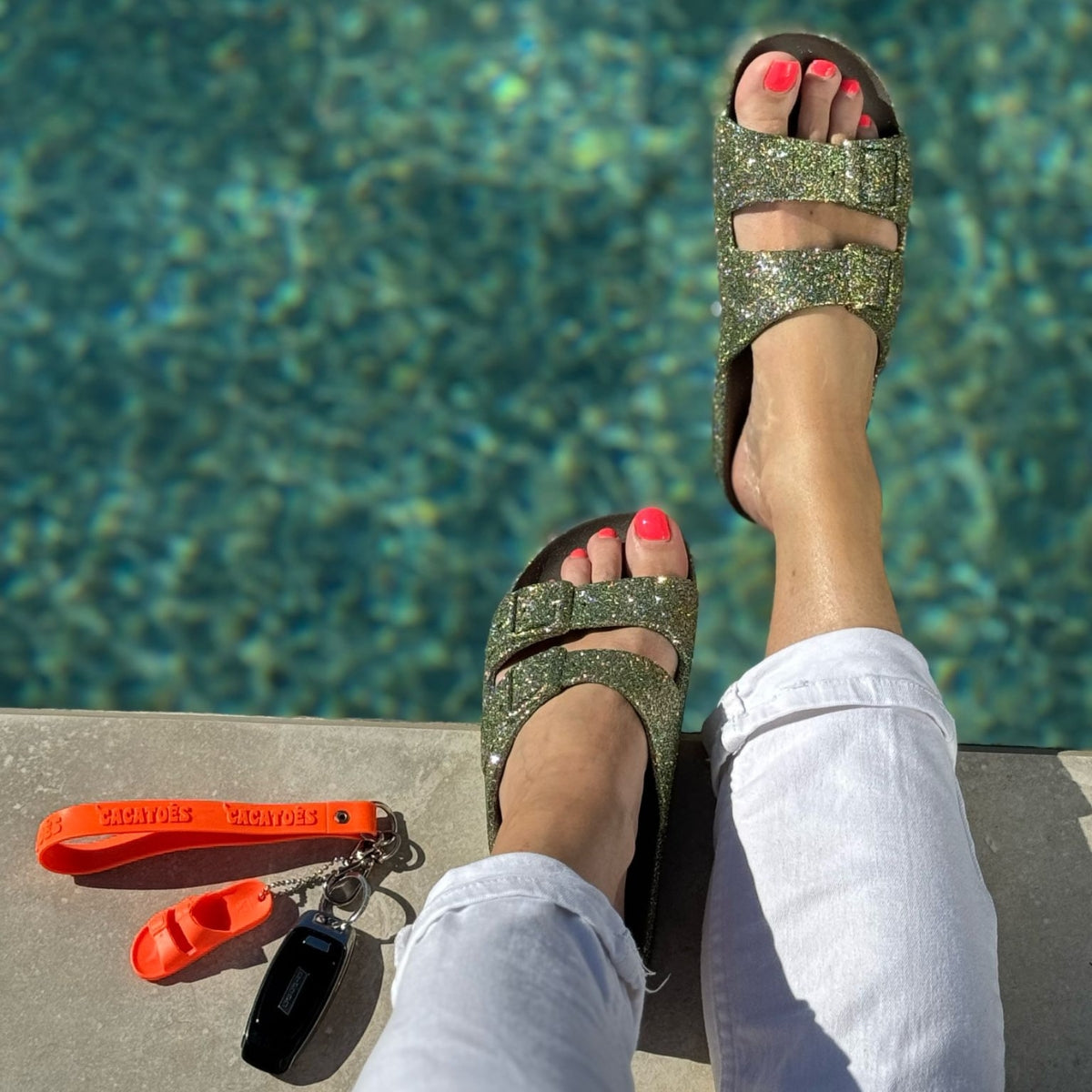 Sandales Paillettes Cacatoes Vert, alliant confort et brillance pour un look estival chic et scintillant.