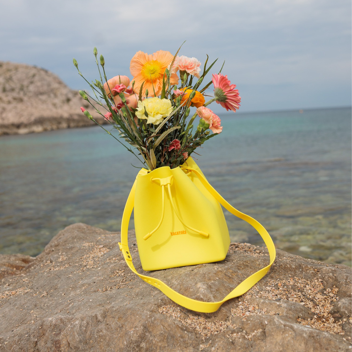 NEON BUCKET - FLUORESCENT YELLOW