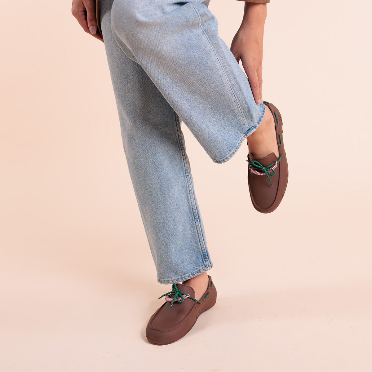 CATAMARAN GIRL - BROWN