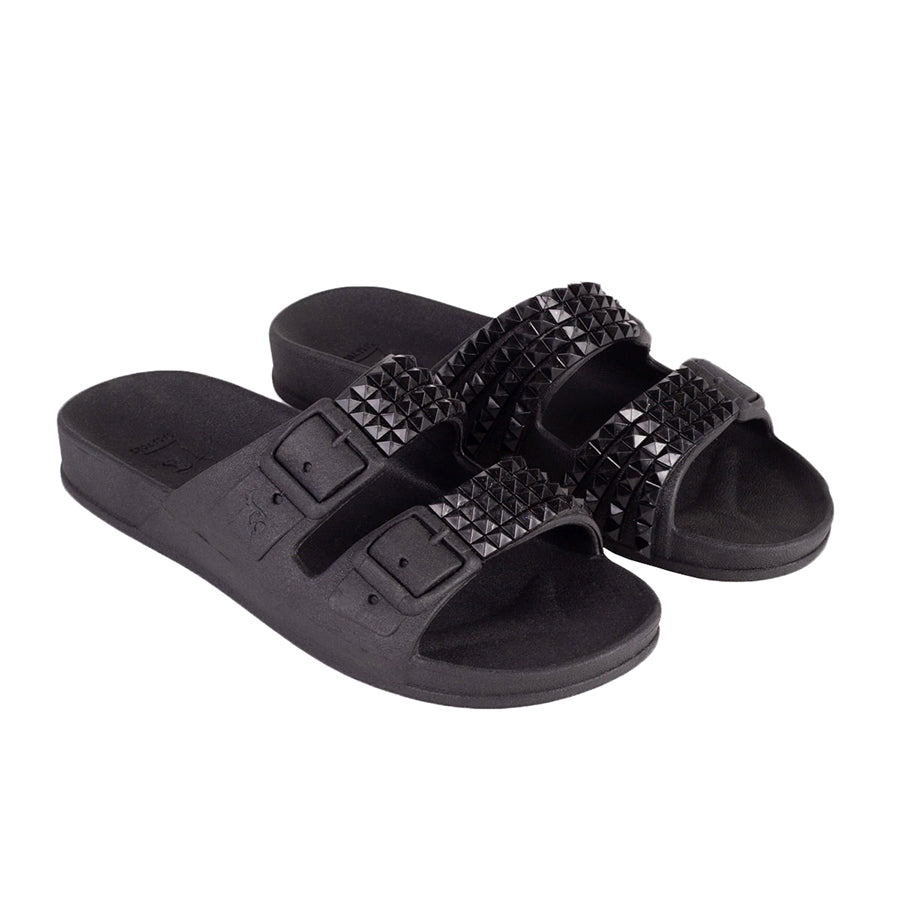 Sandales Cacatoes vue de 3/4 Flox Black, confort et élégance avec une teinte noire intemporelle pour un look moderne et chic.