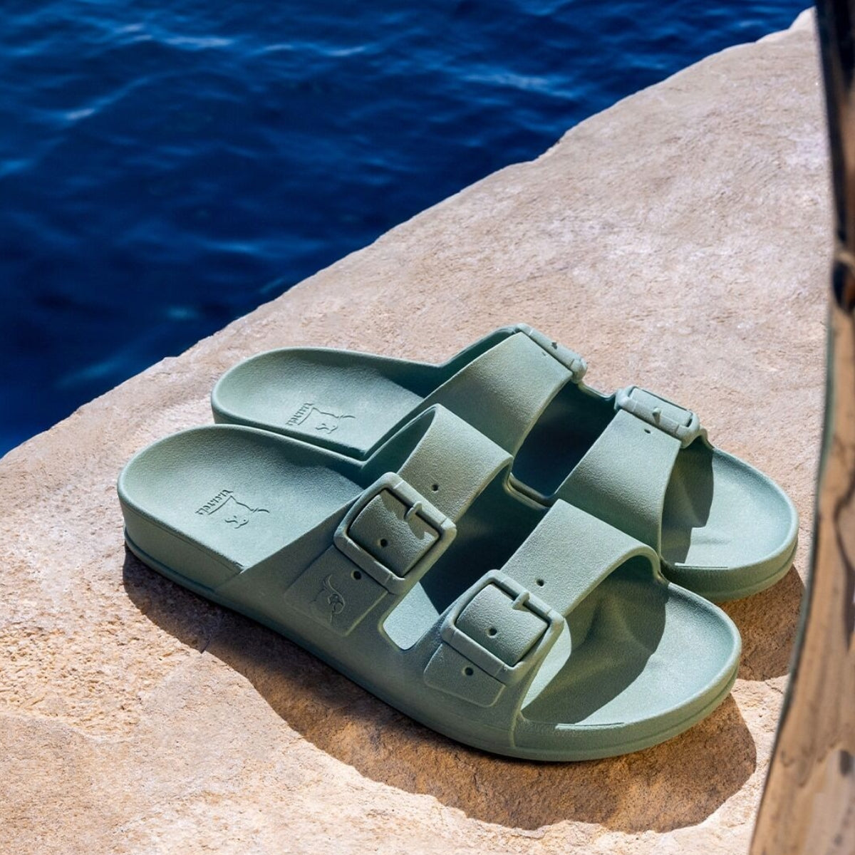 Sandales Rio Cacatoès en vert vintage, offrant une touche rétro et raffinée, parfait pour compléter vos looks décontractés ou élégants.